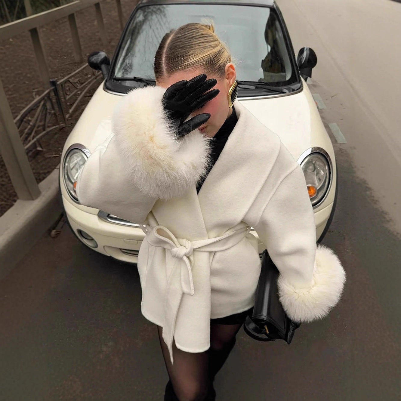 Manteau en Laine à Poignets en Fourrure